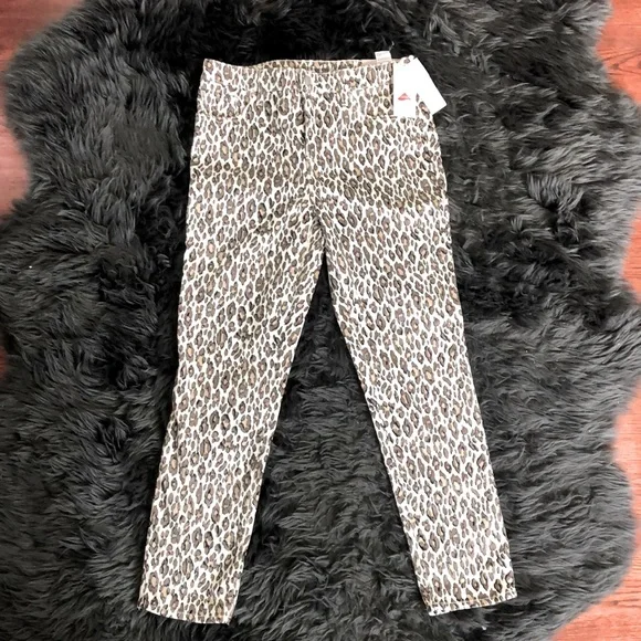 Chico’s Beige Leopard Jeans - Picture 2 of 7